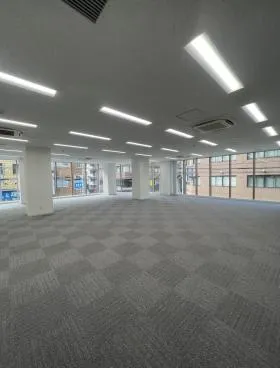 クロスシー新宿御苑前の外観