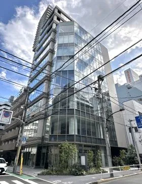 クロスシー新宿御苑前の外観