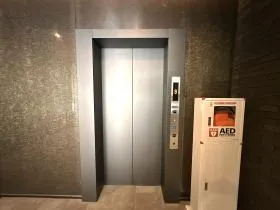 クロスシー新宿御苑前の外観