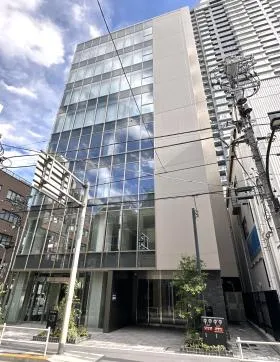 クロスシー新宿御苑前の外観