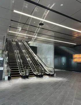 横浜シンフォステージ ウエストタワービルの外観