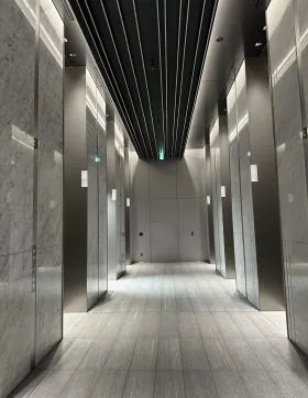 横浜シンフォステージ ウエストタワービルの外観