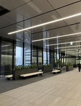 横浜シンフォステージ ウエストタワービルの外観