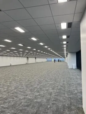 横浜シンフォステージ ウエストタワービルの外観