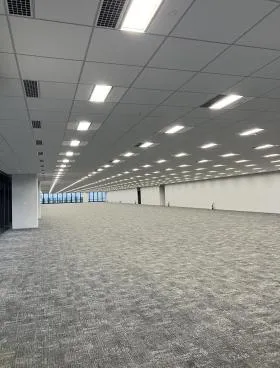 横浜シンフォステージ ウエストタワービルの外観