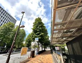 地上に出たら銀座方面へ直進する