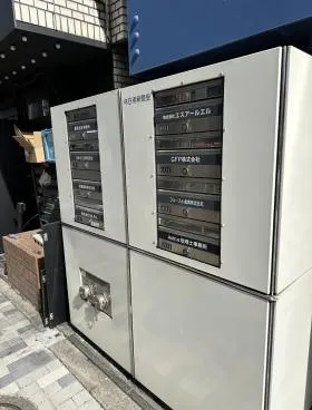 新宿パークサイドビルの外観
