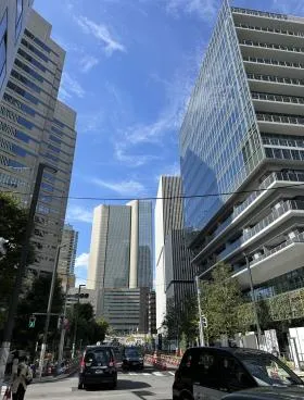 虎ノ門ヒルズ江戸見坂テラスビルの外観