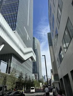 虎ノ門ヒルズ江戸見坂テラスビルの外観