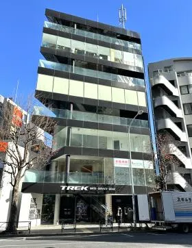 ACN青山PLACEビルの外観