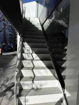ACN青山PLACEビルの外観