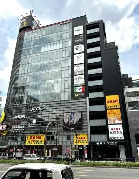 栄ナナイロビルの外観