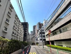 赤坂メープルヒルビルの外観
