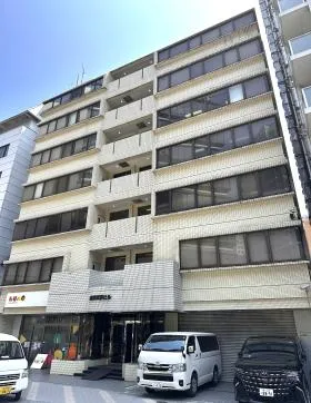 THE HUB田町BASEビルの外観
