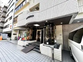 THE HUB田町BASEビルの外観