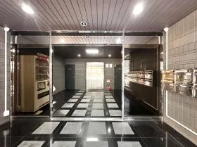THE HUB田町BASEビルの外観