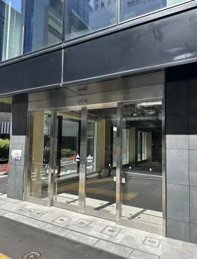 VORT西新宿NEXビルの外観