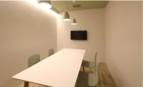 LEAF COURT PLUSビルの外観