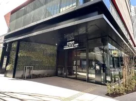 新日本消防会館ビルの外観