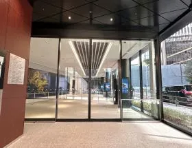 新日本消防会館ビルの外観
