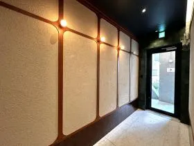 NOVEL WORK Yotsuyaビルの外観