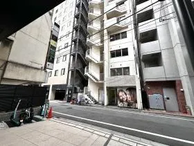 NOVEL WORK Yotsuyaビルの外観
