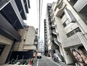 NOVEL WORK Yotsuyaビルの外観