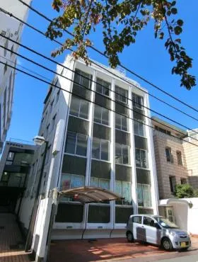 山水ビルの外観