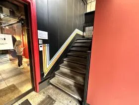 エムズクロス人形町ビルの外観