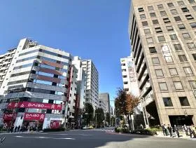 エムズクロス人形町ビルの外観