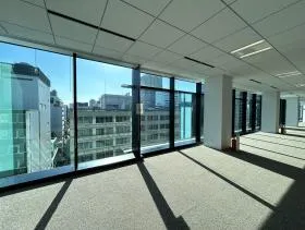 八重洲通フィルテラス(旧:八重洲通計画)ビルの外観
