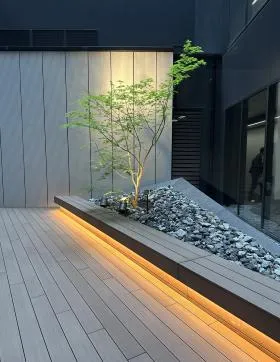 横浜シンフォステージ イーストタワービルの外観