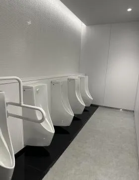 横浜シンフォステージ イーストタワービルの外観