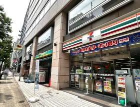 セブンイレブンとヤマト運輸を通過する