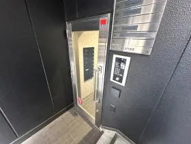 神保町HY(旧:リベラ神田神保町)ビルの外観