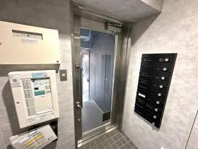 神保町HY(旧:リベラ神田神保町)ビルの外観