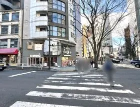 渋谷マークシティを出たら横断歩道が現れるので渡れば当ビル着