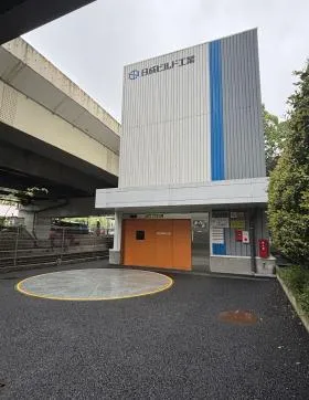 アパ三田芝公園駅前ビルの外観