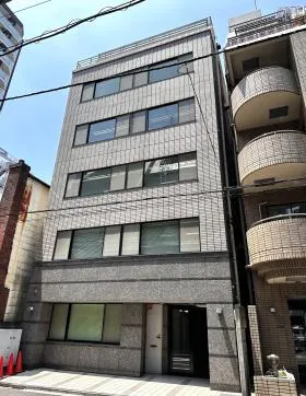 三和フォワーディングビルの外観