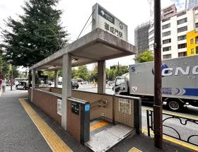 A4出入口から地上に出る