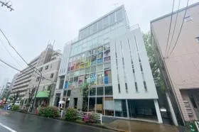 ヴィトレ代々木パークビルの外観