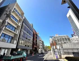 芝ファールビルディングの外観