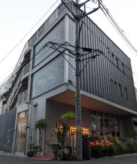 アコルデ神宮前ビルの外観