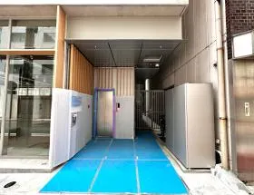D2SMビルの外観