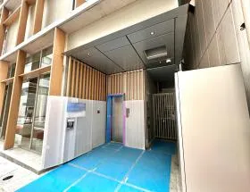 D2SMビルの外観