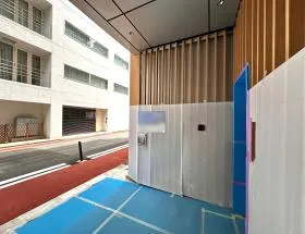 D2SMビルの外観