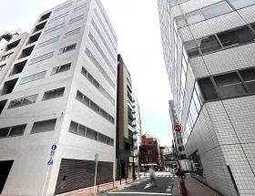 D2SMビルの外観