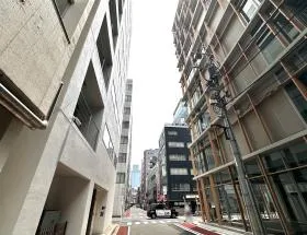 D2SMビルの外観