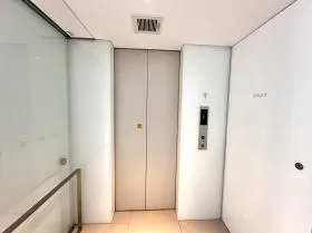 AUSPICE神田小川町ビルの外観