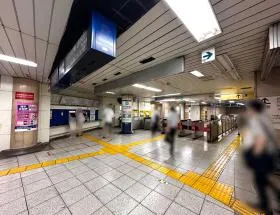 東京メトロ千代田線「新御茶ノ水駅」